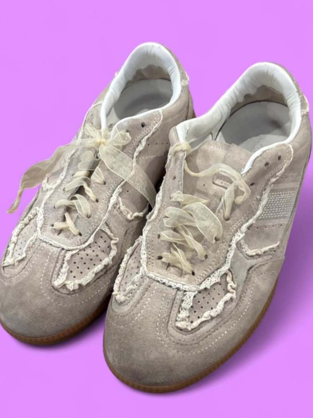 Alohas Sneakers